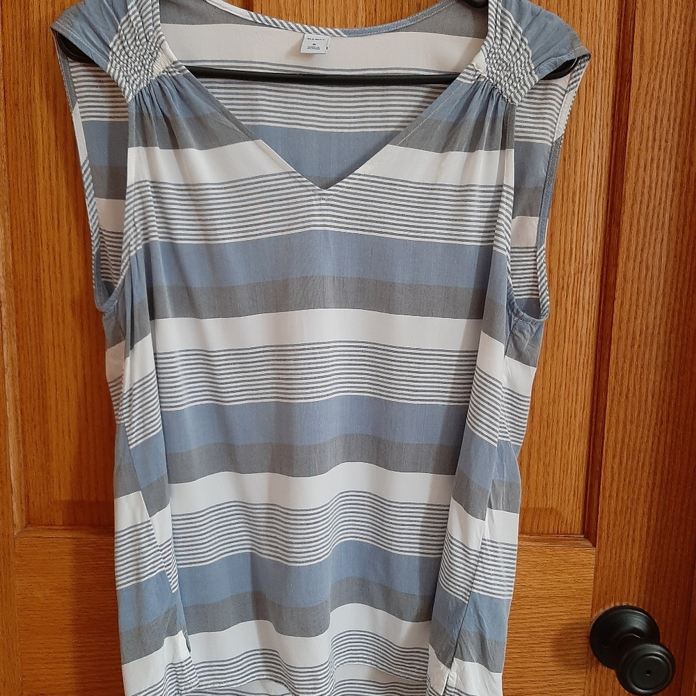 Dress up or down high lo tank